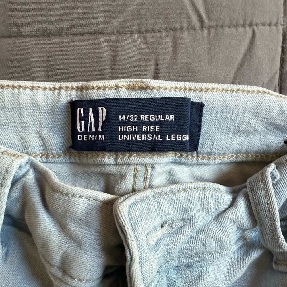 GAP Denim High Rise Jeans in Soft Blue